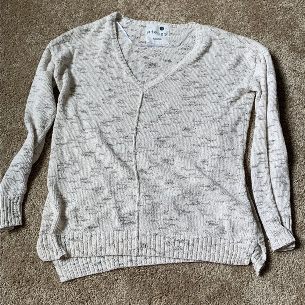 kensie sweater M